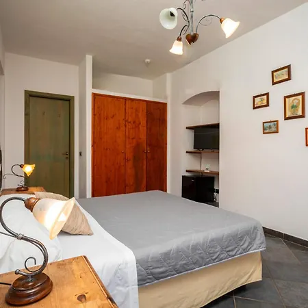 Terrenia Ταορμίνα