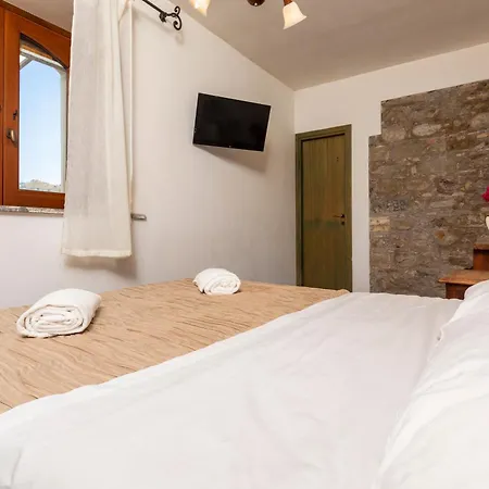 Κατάλυμα σε φάρμα Terrenia *